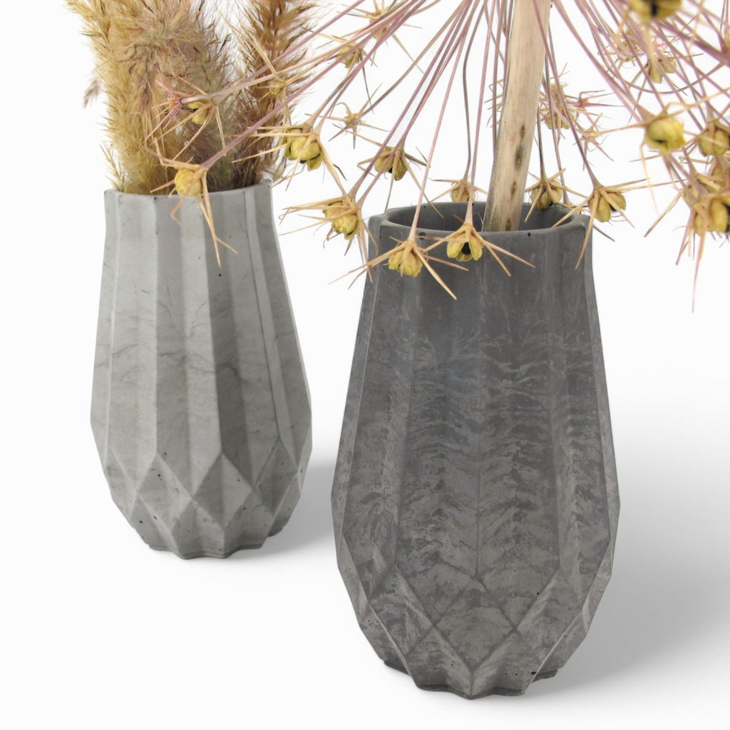 Aargu | Vase aus Beton